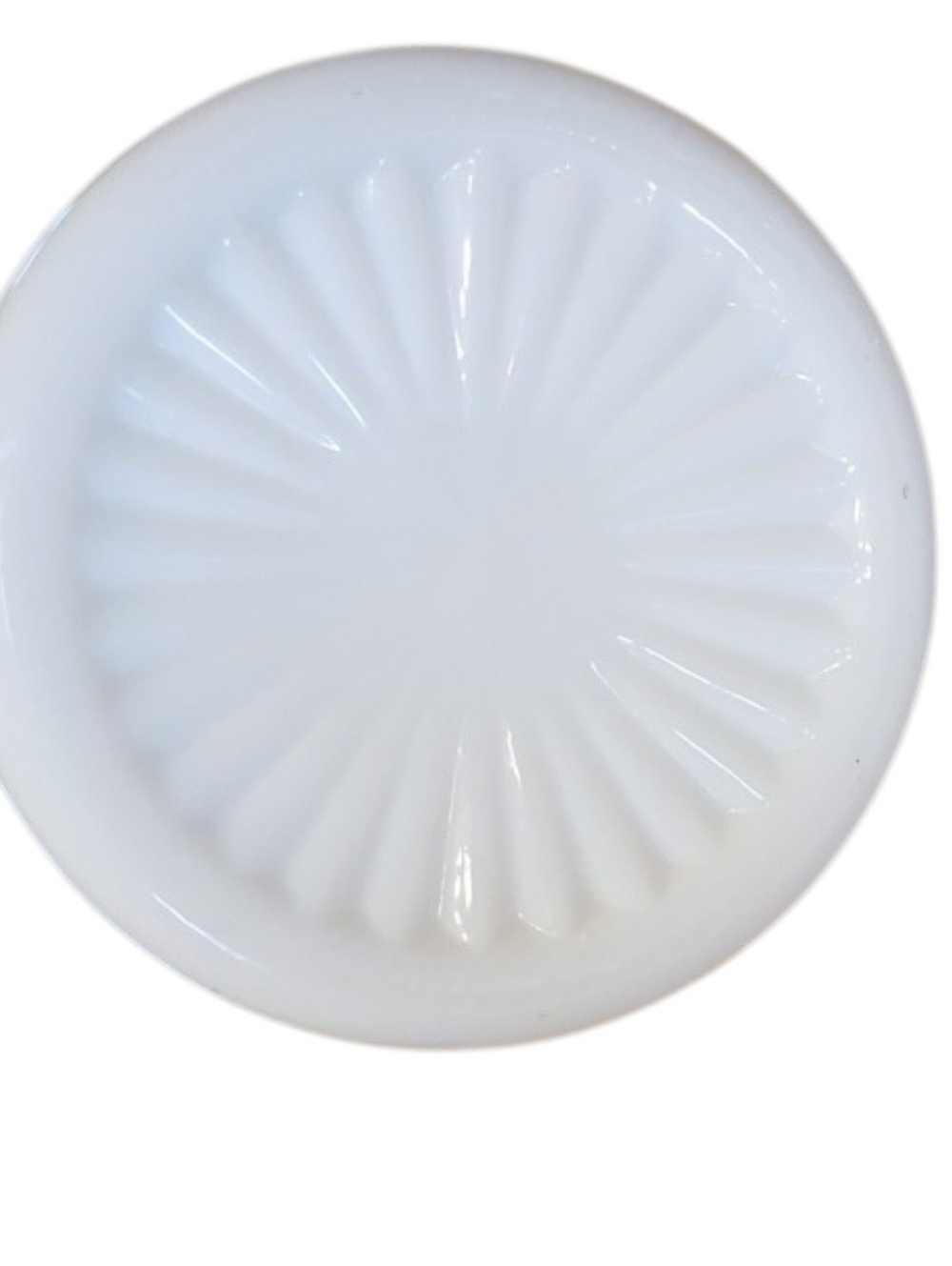 ⚕️1950s Milk Glass Bud Vase - Picture 7 of 7